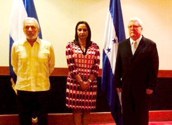 Honduras laurea a exembajador nicaragüense