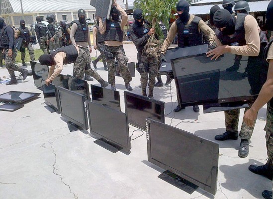 Con plasmas y PlayStation se divierten reos en la PN