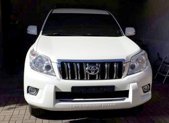 Aseguran propiedades y autos blindados de exdirector del IHSS