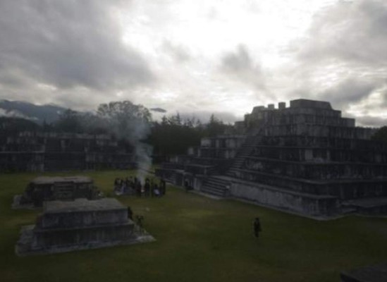 Descubren estela maya en el norte de Guatemala
