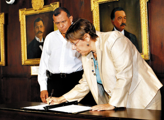 Mandatario de Honduras recibe $1.3 millones para seguridad