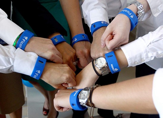 Lanzan brazalete para apoyar la Teletón