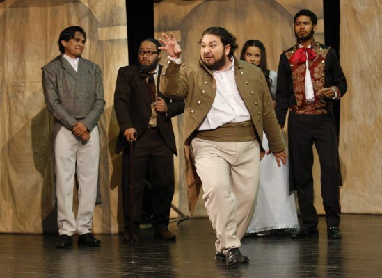 José Luis Recinos, 20 años apasionado por el teatro