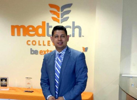 Hondureño abre puertas a estudiantes en EE UU