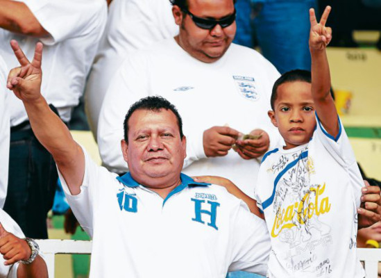 Olimpia rindió homenaje a algunas de sus glorias por el Centenario