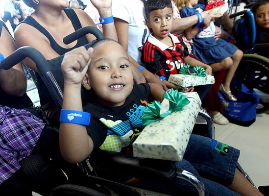 Lanzan brazalete para apoyar la Teletón