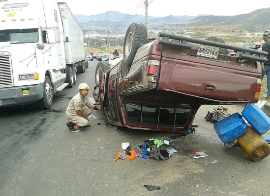 Aparatoso accidente en cercanías de Toncontín