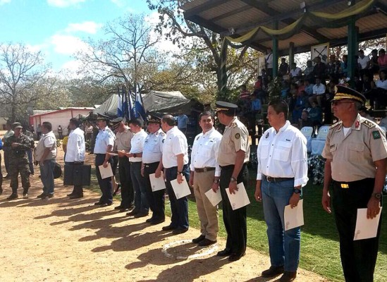 Se gradúan más de 100 militares hondureños
