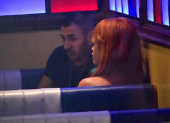 Caricias y besos entre Rihanna y Benzema