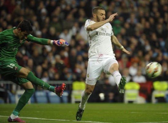 El Real Madrid gana al Levante con doblete de Bale y espera el Clásico