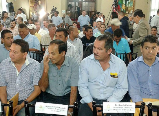 'Indignados' están siendo utilizados, dice el Presidente de Honduras