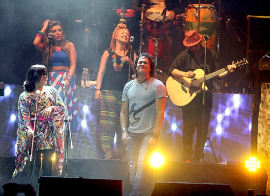 Carlos Vives pone a bailar a los hondureños al ritmo del vallenato