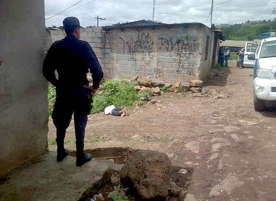 Acribillan a coronel retirado de la Marina de EUA