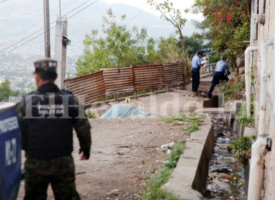 Asesinan a dos jóvenes en colonia Los Pinos de la capital hondureña