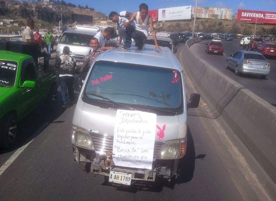 'Rapiditos brujos' protestan en la capital de Honduras
