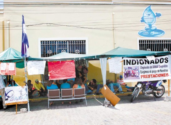 Abonados pagan cuota de la huelga