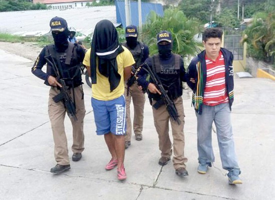 Capturan a dos presuntos extorsionadores