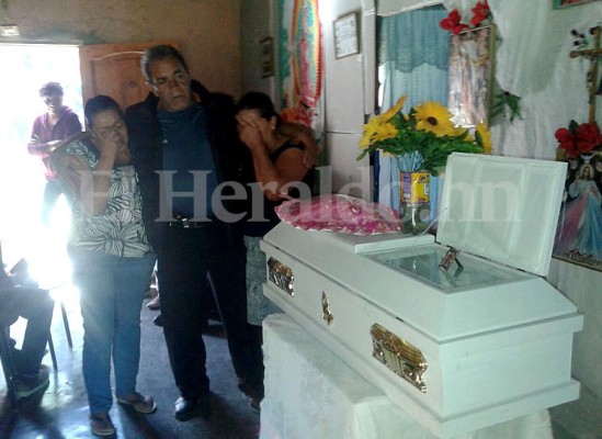 Adiós a Briana, víctima mortal de incendio en Feria del Agricultor