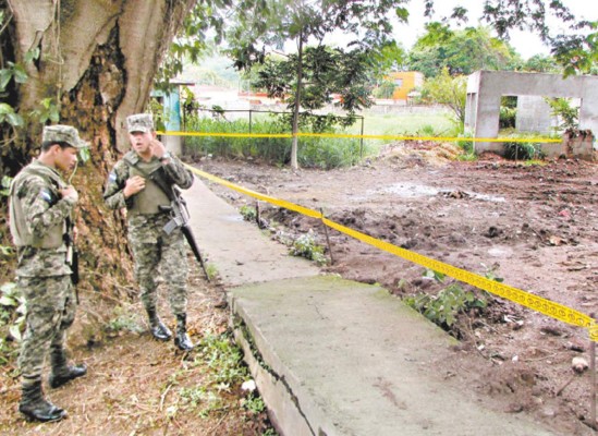 Suspenden a directora de Región de Salud por entierro de medicamentos