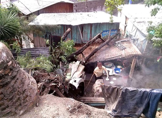 Capital de Honduras en alerta por desbordamiento de río Choluteca