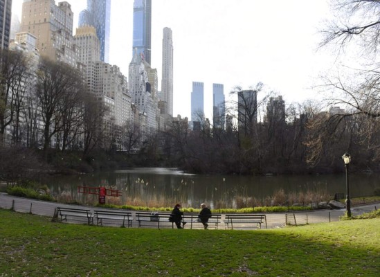 FOTOS: Hospital improvisado asiste a pacientes con coronavirus en Nueva York