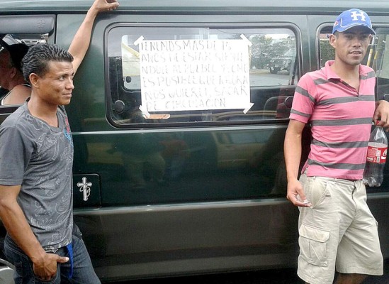 Protesta de rapiditos llega al Congreso Nacional