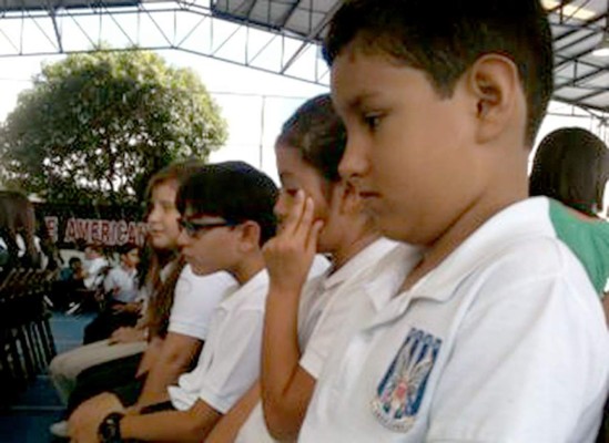 Inicia año escolar 2014-2015 en instituciones bilingües de Honduras
