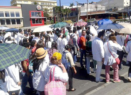 En cuatro meses se acaban fondos para salario-beca