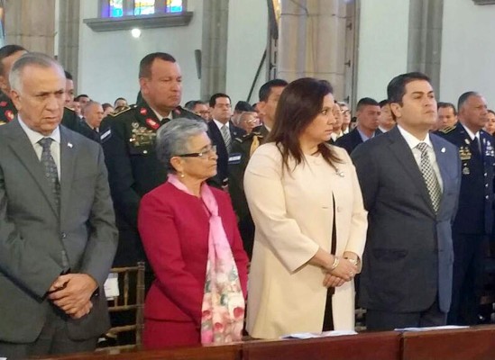 FF AA de Honduras rinden honor a Suyapa