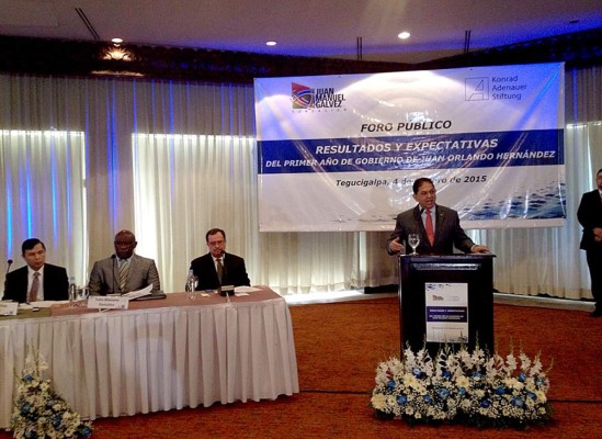 Foro sobre primer año de presidente hondureño