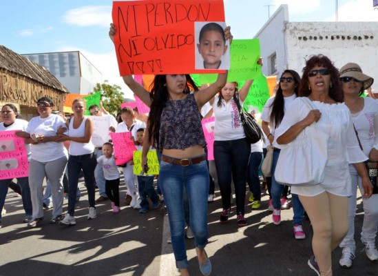 Marchan para exigir justicia por niño mexicano asesinado por otros en un 'juego'