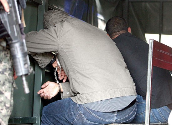 Se entregan nueve agentes TIGRES vinculados a hurto a los Valle Valle