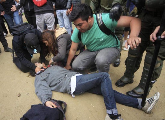 Muerte de dos jóvenes ensombrece manifestaciones estudiantiles