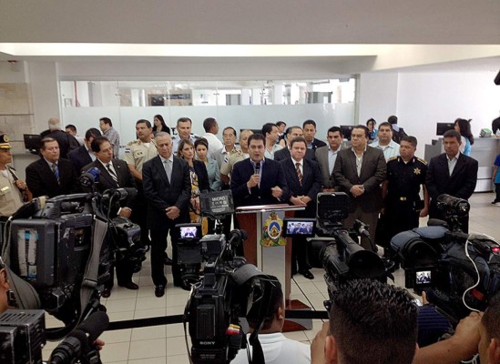 Honduras inicia una 'nueva etapa en la seguridad' de sus fronteras