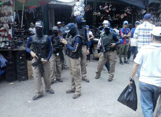 Fuerza Nacional Antiextorsión toma mercado en la capital de Honduras