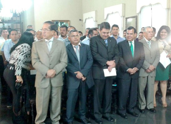 'Indignados' están siendo utilizados, dice el Presidente de Honduras