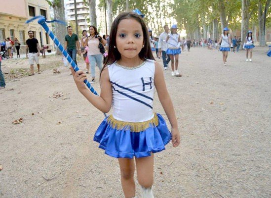 Histórico desfile de hondureños en Girona