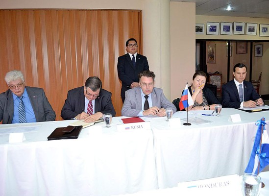 Honduras fortalece lazos con Rusia