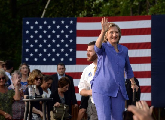 Hillary Clinton promete mejorar atención a menores indocumentados detenidos