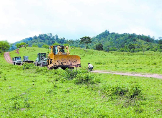 Presidente Hernández inaugurará aeródromo en Copán