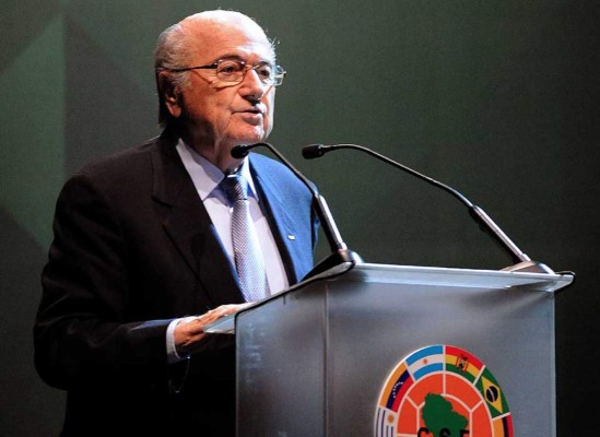 Blatter: Racismo es un 'problema grave' en fútbol &nbsp;&nbsp;