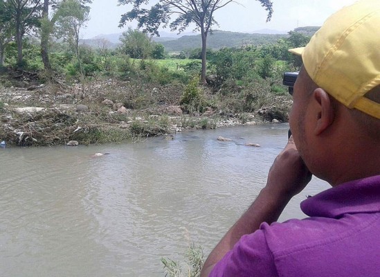 Matan a un hombre y luego lo lanzan al río