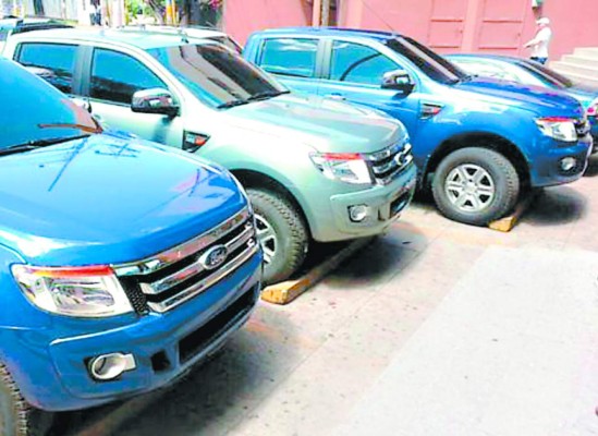 Ministerio Público recibe carros blindados