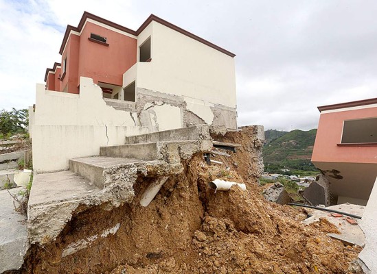 Pobladores de Ciudad del Ángel deberán desalojar sus viviendas