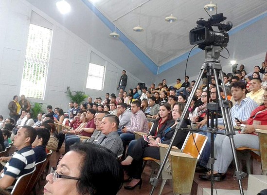UNAH celebra 57 años de autonomía