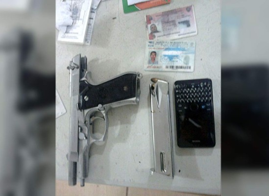 Aprehenden a dos hombres con orden de captura