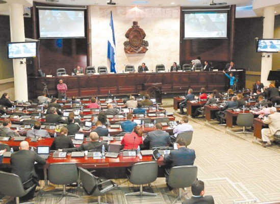 Reforma introduce el grillete electrónico y el beneficio premial