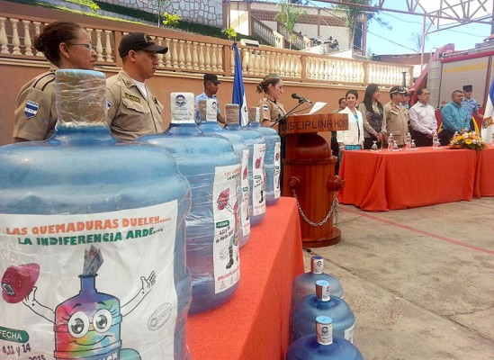 Lanzan campaña 'Botellón Cooperón'