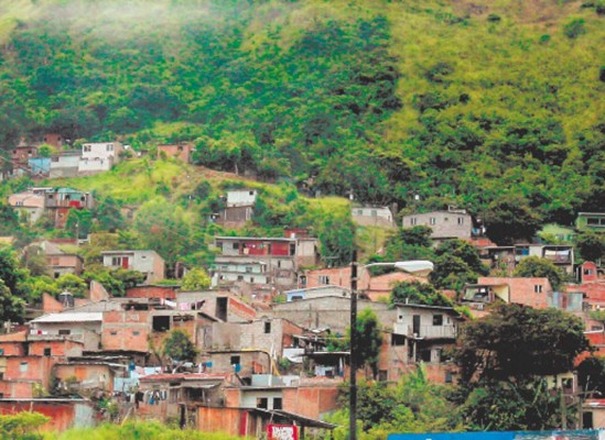 Combate a la pobreza recibió 343,000 millones de lempiras de 2000 a 2014