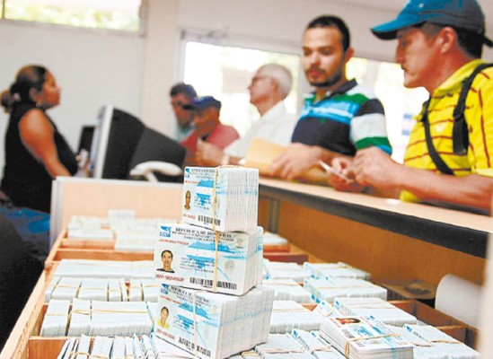 RNP y Finanzas evaluarán proyecto de identidad